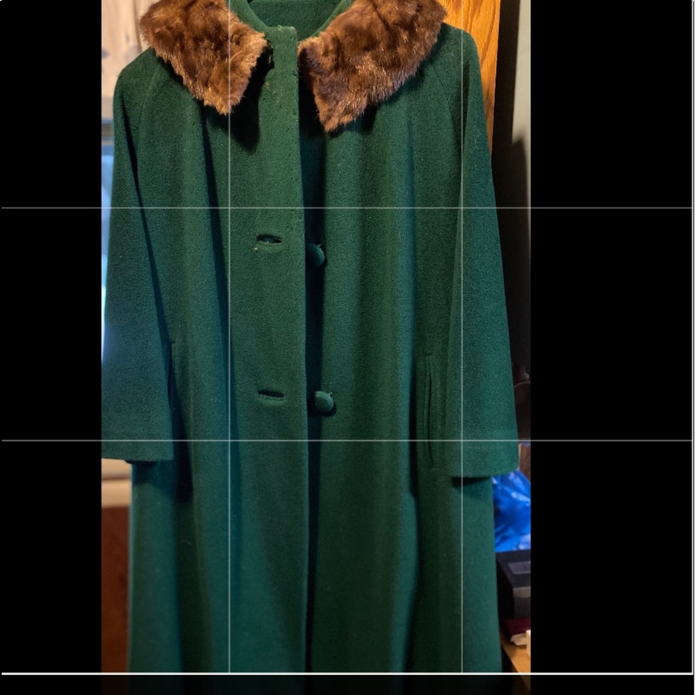 Vintage Women’s Wool Coat with Fur Collar